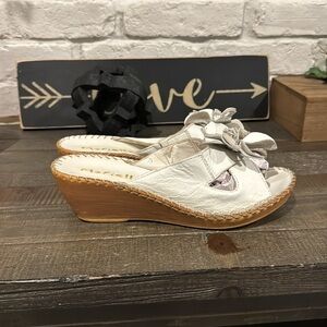 Mariella flower sandals